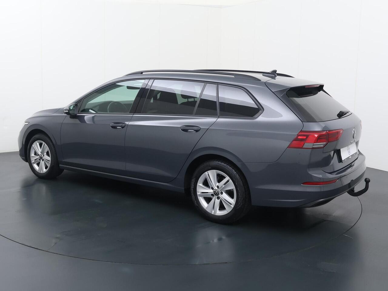 Volkswagen GOLF Variant 1.0 eTSI Life | 110 PK | Automaat | Trekhaak | Achteruitrijcamera |