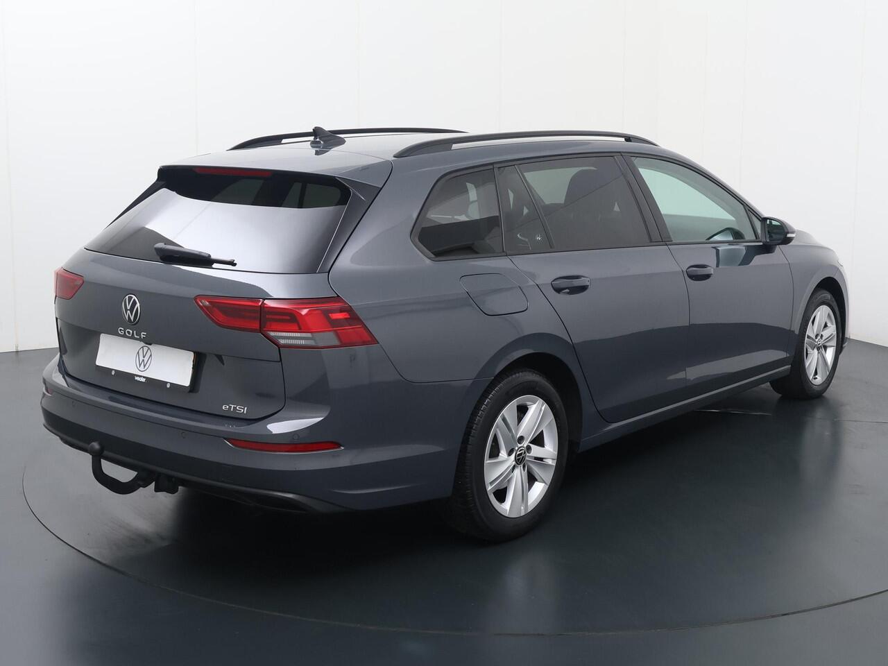 Volkswagen GOLF Variant 1.0 eTSI Life | 110 PK | Automaat | Trekhaak | Achteruitrijcamera |