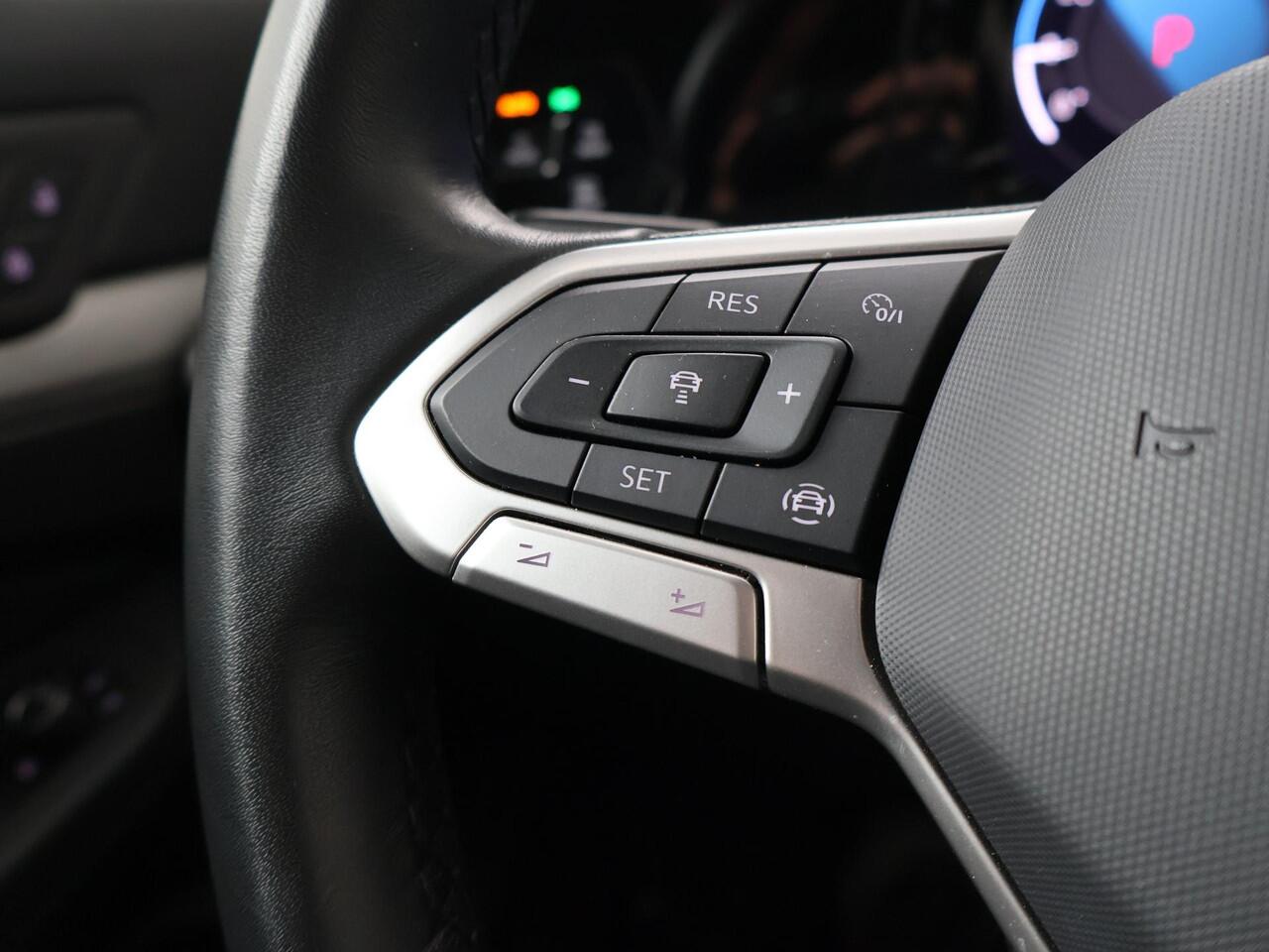 Volkswagen GOLF Variant 1.0 eTSI Life | 110 PK | Automaat | Trekhaak | Achteruitrijcamera |