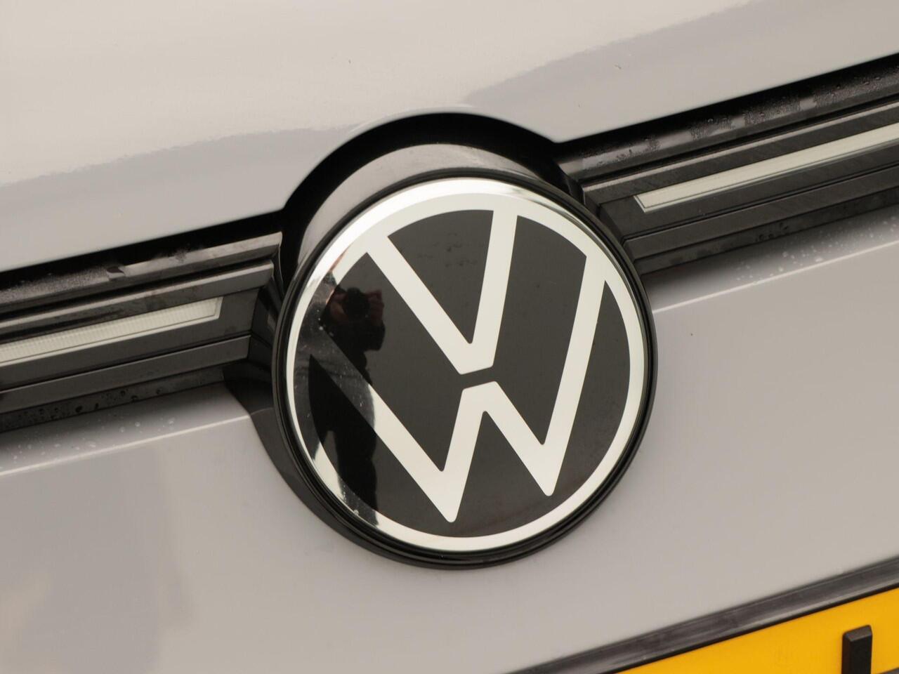 Volkswagen GOLF 2.0 GTi TSi 245 Pk Automaat | Panoramadak | Adaptive Cruise | Head Up | Navigatie | Carplay | 19 inch | 48.591 Km!!