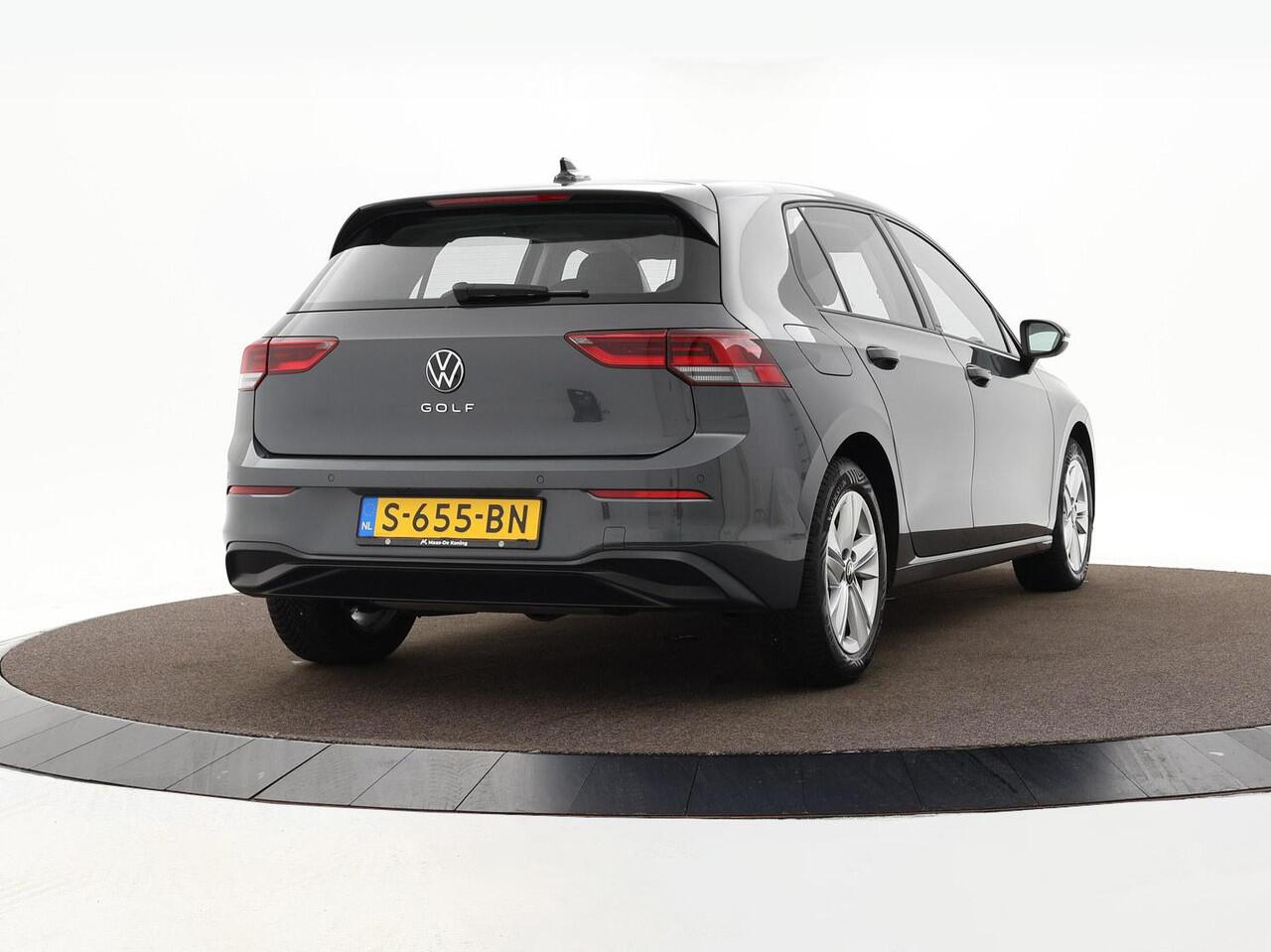 Volkswagen GOLF 1.0 TSI 110pk Life · Apple/Android Car Play · Navigatie · P-Sensoren · Sfeerverlichting · 16'' Inch · Garantie t/m 20-01-2027 of 100.000km