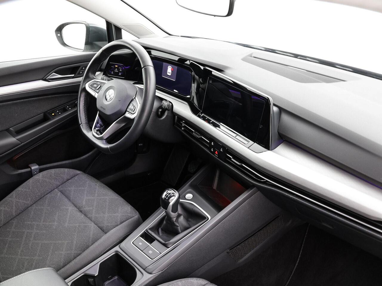 Volkswagen GOLF 1.0 TSI 110pk Life · Apple/Android Car Play · Navigatie · P-Sensoren · Sfeerverlichting · 16'' Inch · Garantie t/m 20-01-2027 of 100.000km