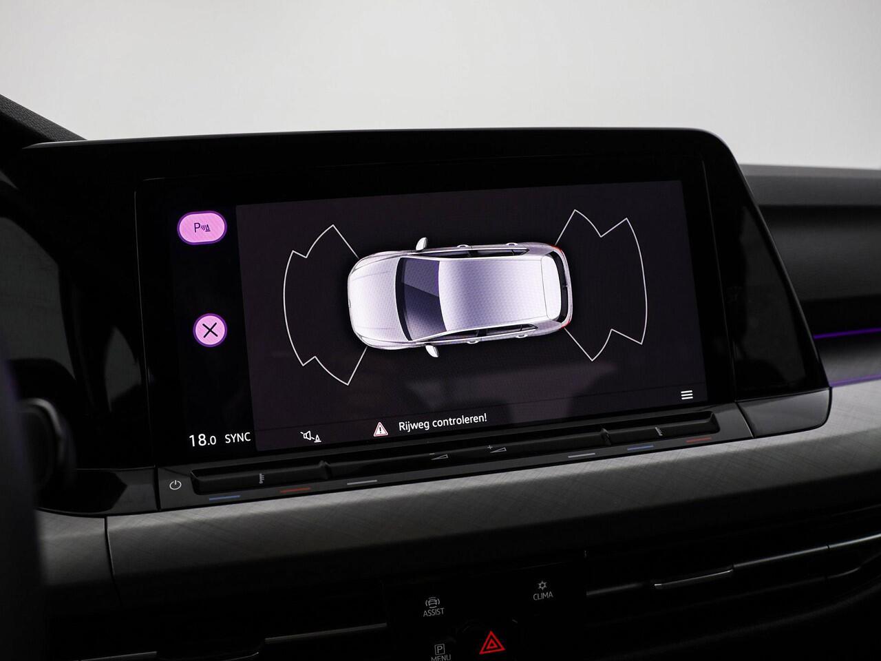 Volkswagen GOLF 1.0 TSI 110pk Life · Apple/Android Car Play · Navigatie · P-Sensoren · Sfeerverlichting · 16'' Inch · Garantie t/m 20-01-2027 of 100.000km