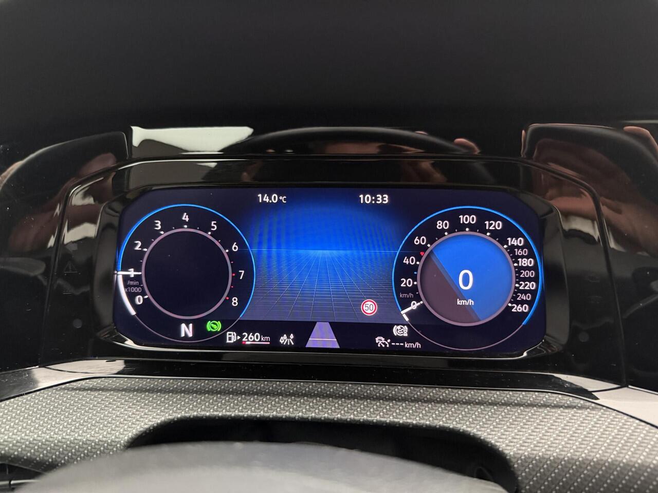 Volkswagen GOLF 1.5 TSI R-Line PANORAMA AMBIENT LIGHT STOEL/STUUR VERWARMING PARKEERHULP