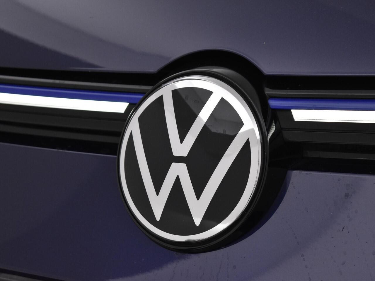 Volkswagen GOLF 1.4 245pk DSG eHybrid GTE · Apple/Android Car Play · Head-up Display Navigatie · Keyless · Sfeerverlichting · P-Sensoren · 17'' Inch · Garantie t/m 20-01-2027 of 100.000km