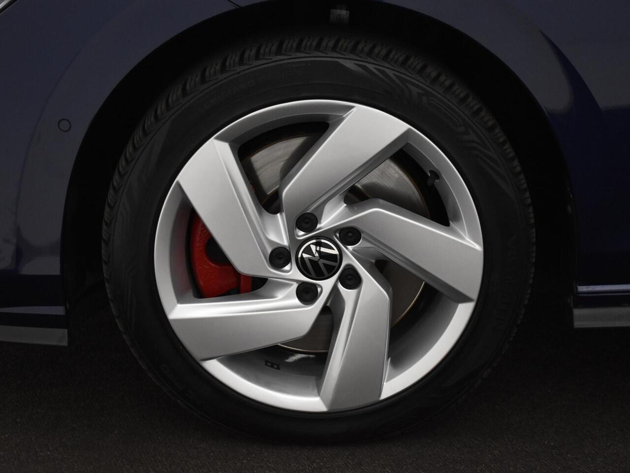 Volkswagen GOLF 1.4 245pk DSG eHybrid GTE · Apple/Android Car Play · Head-up Display Navigatie · Keyless · Sfeerverlichting · P-Sensoren · 17'' Inch · Garantie t/m 20-01-2027 of 100.000km