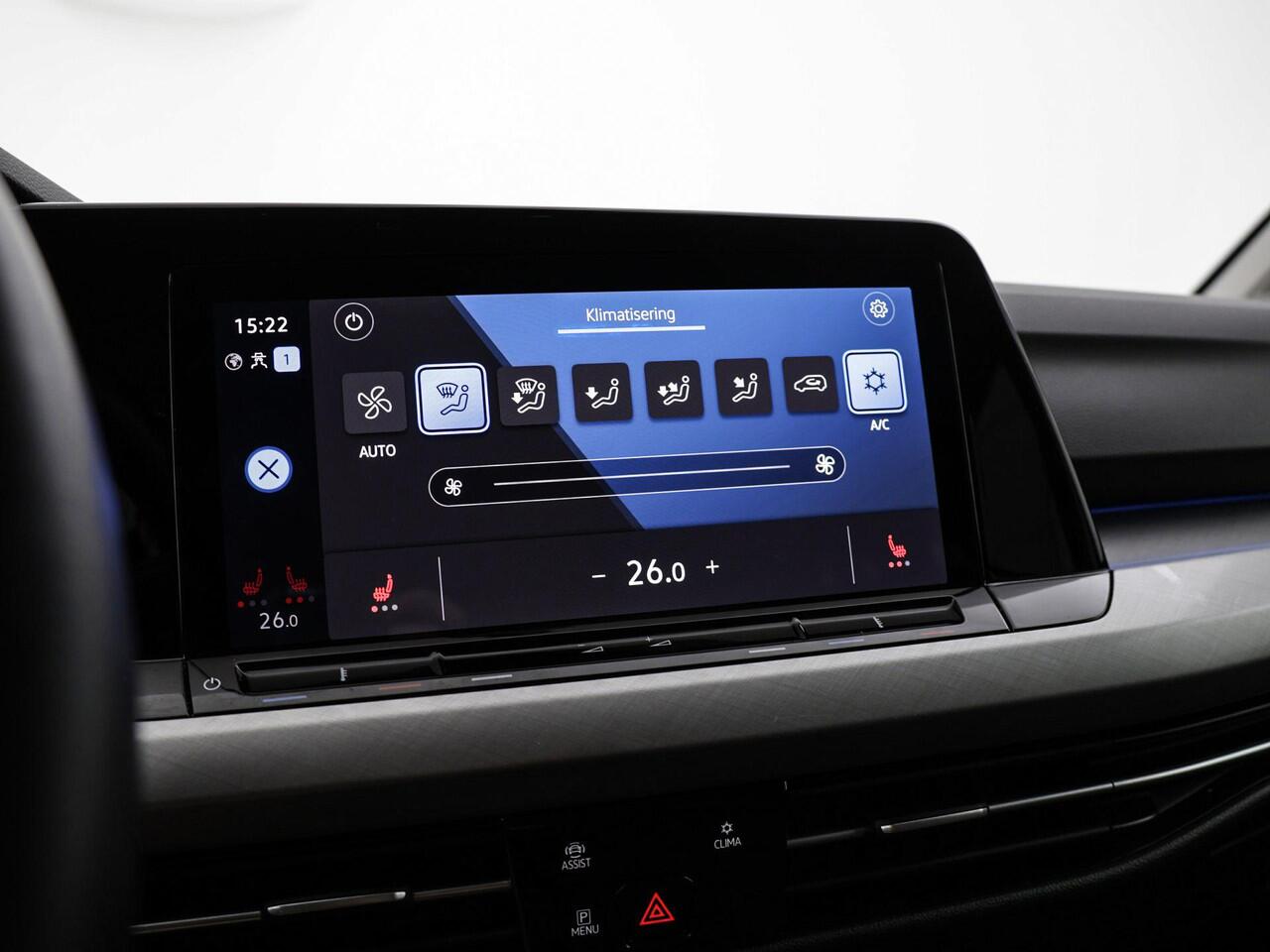 Volkswagen GOLF Variant 1.0 110pk eTSI DSG Life · Camera · Keyless · Apple/Android Car Play · Elek. Trekhaak · Navigatie · P-Sensoren · 16'' Inch · Garantie t/m 13-06-2027 of 100.000km