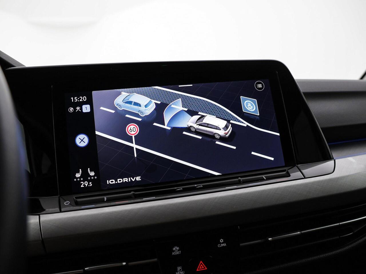 Volkswagen GOLF Variant 1.0 110pk eTSI DSG Life · Camera · Keyless · Apple/Android Car Play · Elek. Trekhaak · Navigatie · P-Sensoren · 16'' Inch · Garantie t/m 13-06-2027 of 100.000km