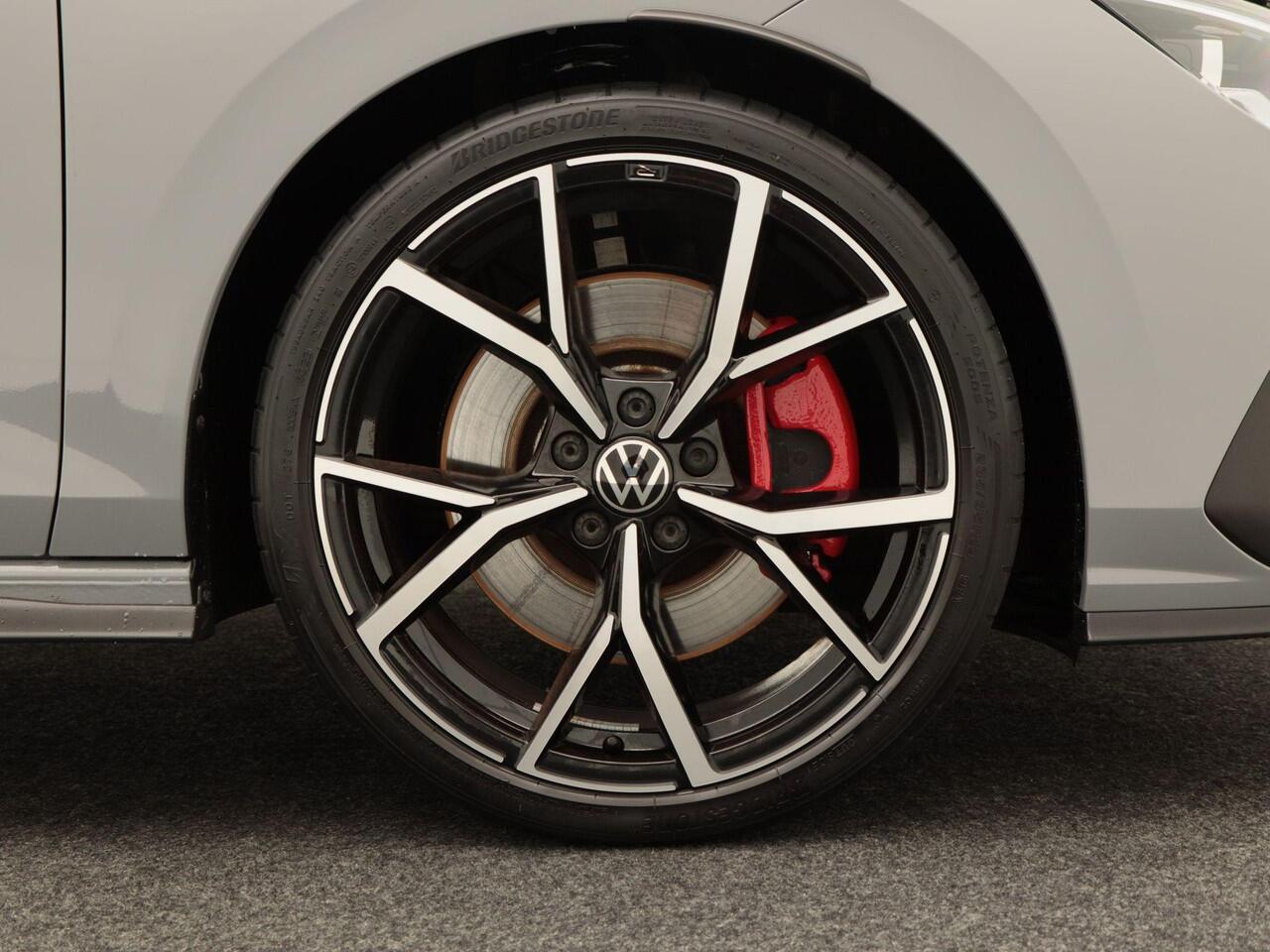 Volkswagen GOLF 2.0 GTi TSi 245 Pk Automaat | Panoramadak | Adaptive Cruise | Head Up | Navigatie | Carplay | 19 inch | 48.591 Km!!