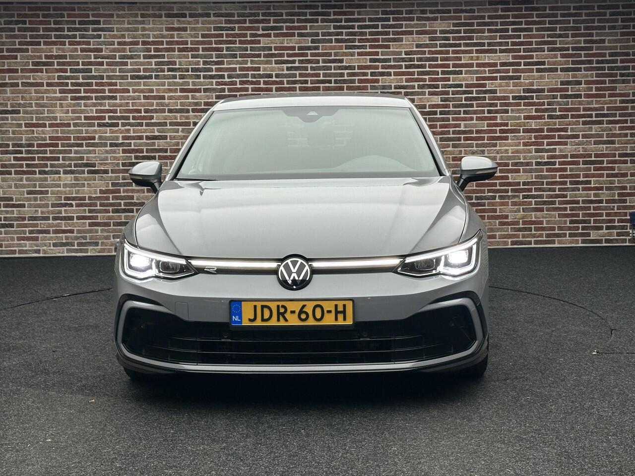 Volkswagen GOLF 1.5 eTSI R-Line Dodehoek herkenning | Camera | Virtual display | Keyless entry