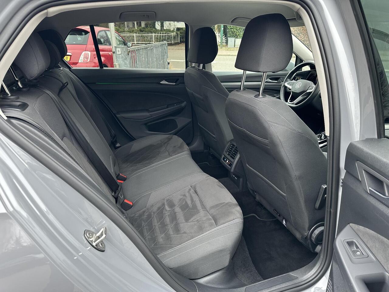 Volkswagen GOLF 1.5 eTSI 150PK DSG Style IQLight|ACC|Camera|Memory|Massage|DAB|CarPlay