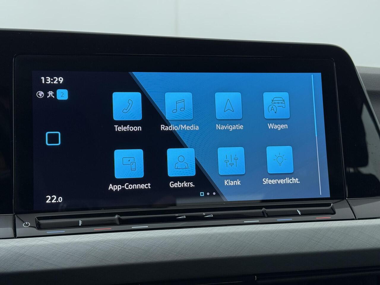 Volkswagen GOLF 1.0 TSI Life | 110 PK | Adaptive cruise control | Navigatiesysteem | Achteruitrijcamera |