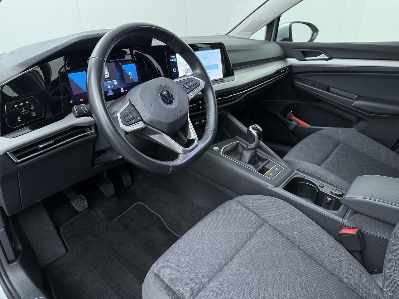 Volkswagen GOLF 1.0 TSI Life | 110 PK | Adaptive cruise control | Navigatiesysteem | Achteruitrijcamera |