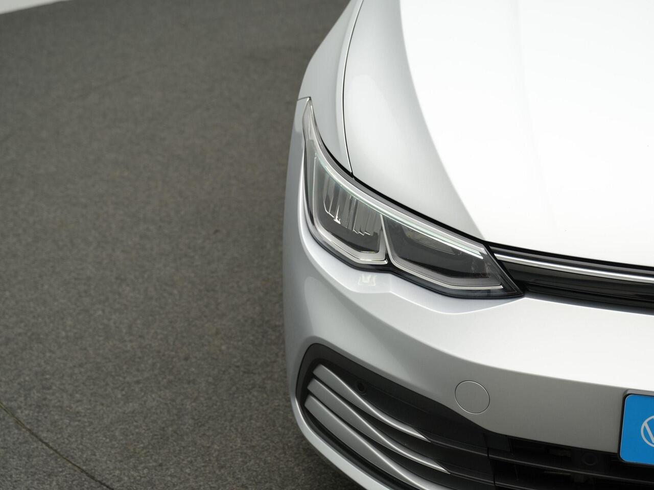 Volkswagen GOLF 1.0 TSI 110 pk Life Business | Geheugen-/massagestoel | Stuur-/stoelverwarming | Achteruitrijcamera | Adaptive Cruise | Navigatie