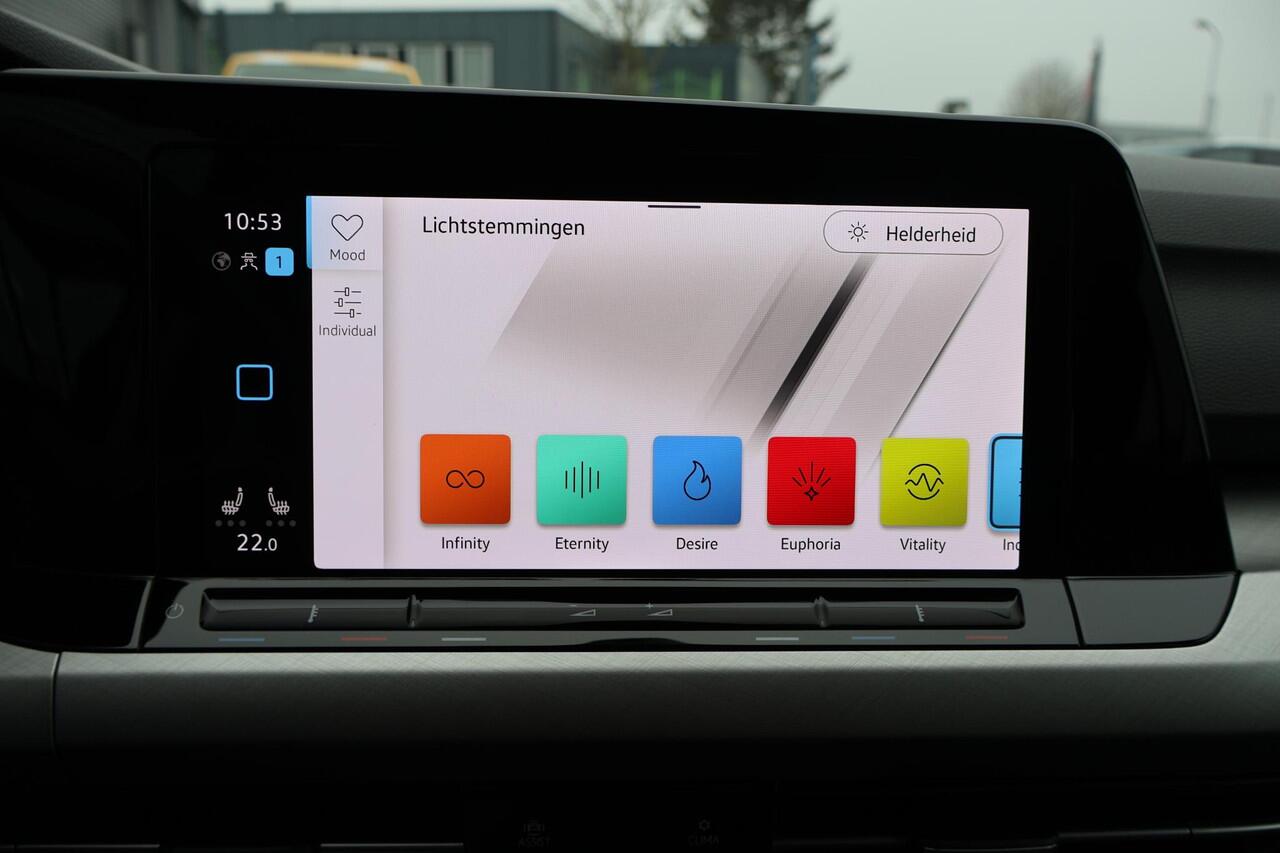 Volkswagen GOLF 1.0 eTSI Life Business 1e Eigenaar | Volledig Onderh | BTW | NL-Auto | Memory+Massage | Winterpack | Elek Stoel | Sfeer | Camera | Ad Cruise | Climate | Navi | Carplay | Full Led | PDC | Start/Stop | Hill-hold