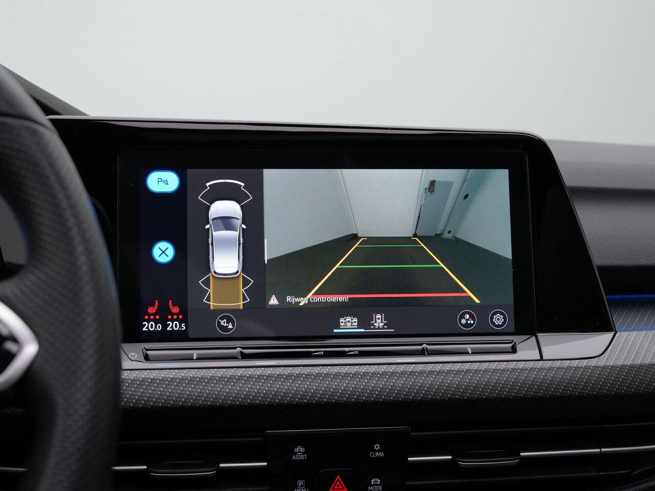 Volkswagen GOLF 1.5 eTSI DSG R-Line Business | Panoramadak | IQ Light | Stuur-/stoelverwarming | Achteruitrijcamera