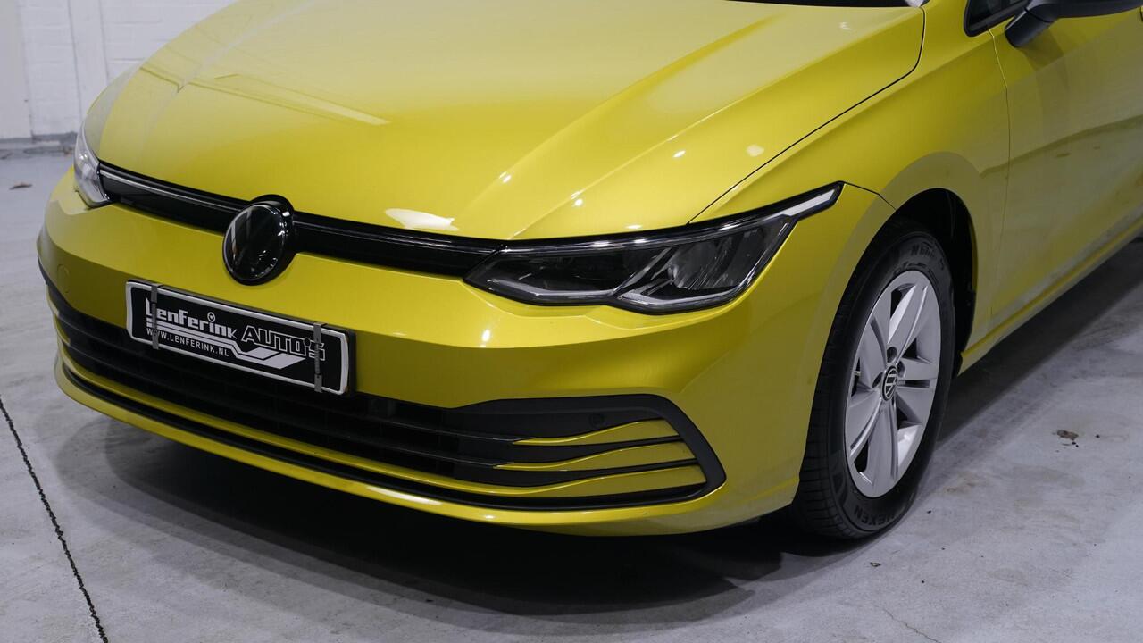 Volkswagen GOLF 1.5 eTSI Life Business NAP 1e Eig. Stoel-en stuurverwarming Memory Apple Carplay PDC v+a