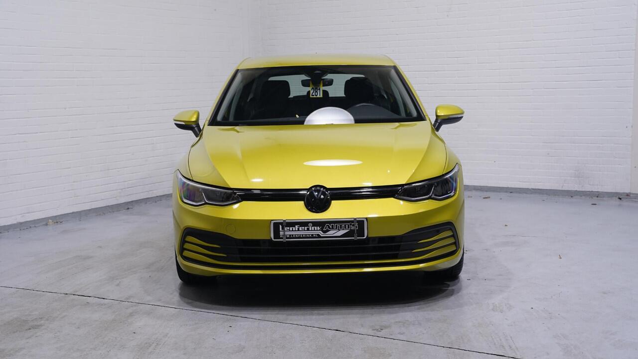 Volkswagen GOLF 1.5 eTSI Life Business NAP 1e Eig. Stoel-en stuurverwarming Memory Apple Carplay PDC v+a