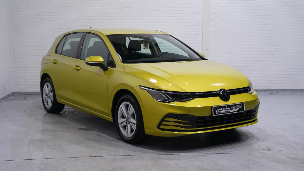 Volkswagen GOLF 1.5 eTSI Life Business NAP 1e Eig. Stoel-en stuurverwarming Memory Apple Carplay PDC v+a