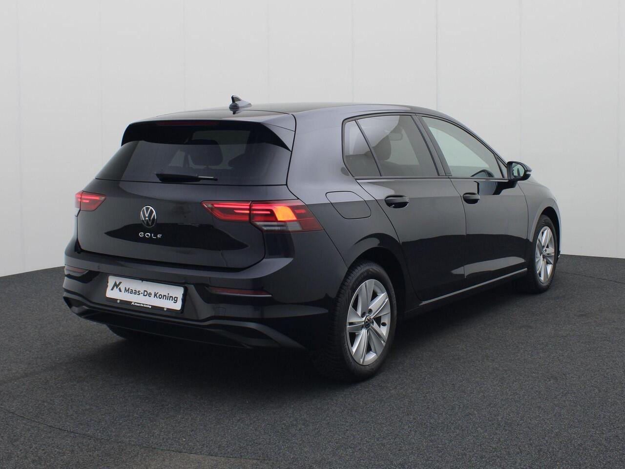 Volkswagen GOLF 1.0TSI/110PK Life · Apple/Android Car Play · Navigatie · Parkeersensoren · Garantie t/m 04-07-2027 of 100.000km · TOPDEAL