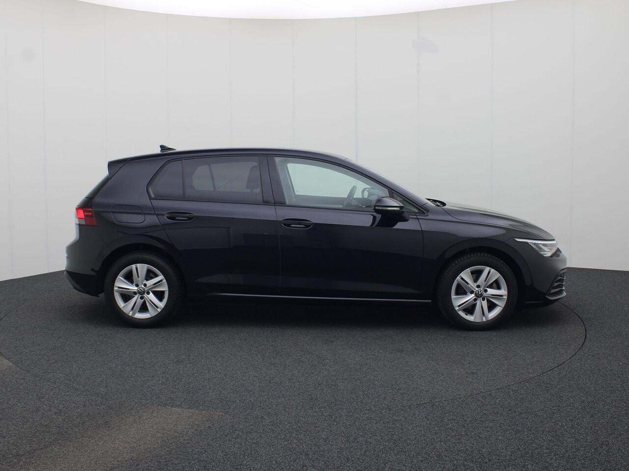 Volkswagen GOLF 1.0TSI/110PK Life · Apple/Android Car Play · Navigatie · Parkeersensoren · Garantie t/m 04-07-2027 of 100.000km · TOPDEAL