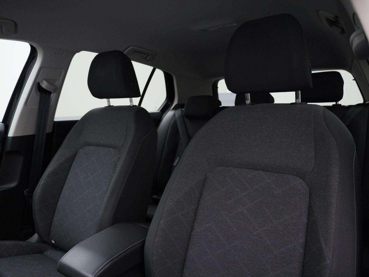 Volkswagen GOLF 1.0TSI/110PK Life · Apple/Android Car Play · Navigatie · Parkeersensoren · Garantie t/m 04-07-2027 of 100.000km · TOPDEAL