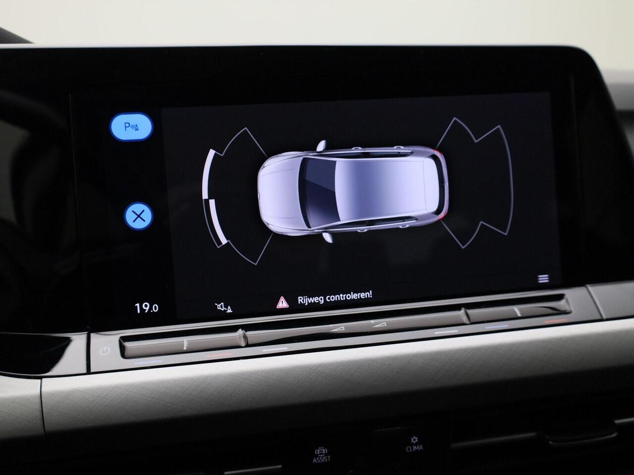 Volkswagen GOLF 1.0TSI/110PK Life · Apple/Android Car Play · Navigatie · Parkeersensoren · Garantie t/m 04-07-2027 of 100.000km · TOPDEAL