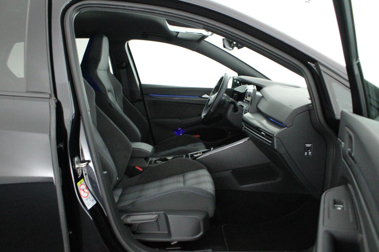 Volkswagen GOLF 1.4 eHybrid 245pk GTE Stoelverwarming Keyless ACC Virtual Cockpit Navigatie