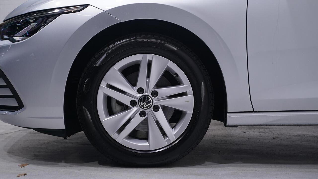 Volkswagen GOLF Variant 1.0 eTSI Life NAP 1e Eig. Apple Carplay PDC v+a Navigatie