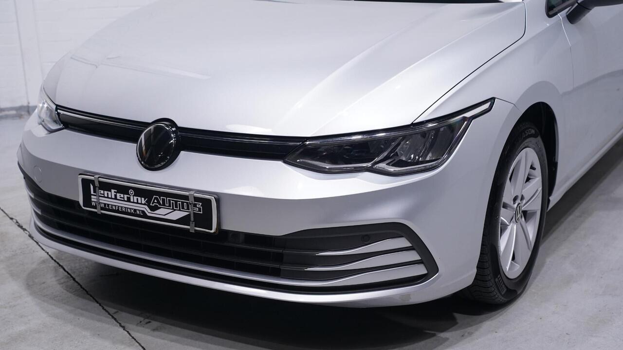 Volkswagen GOLF Variant 1.0 eTSI Life NAP 1e Eig. Apple Carplay PDC v+a Navigatie