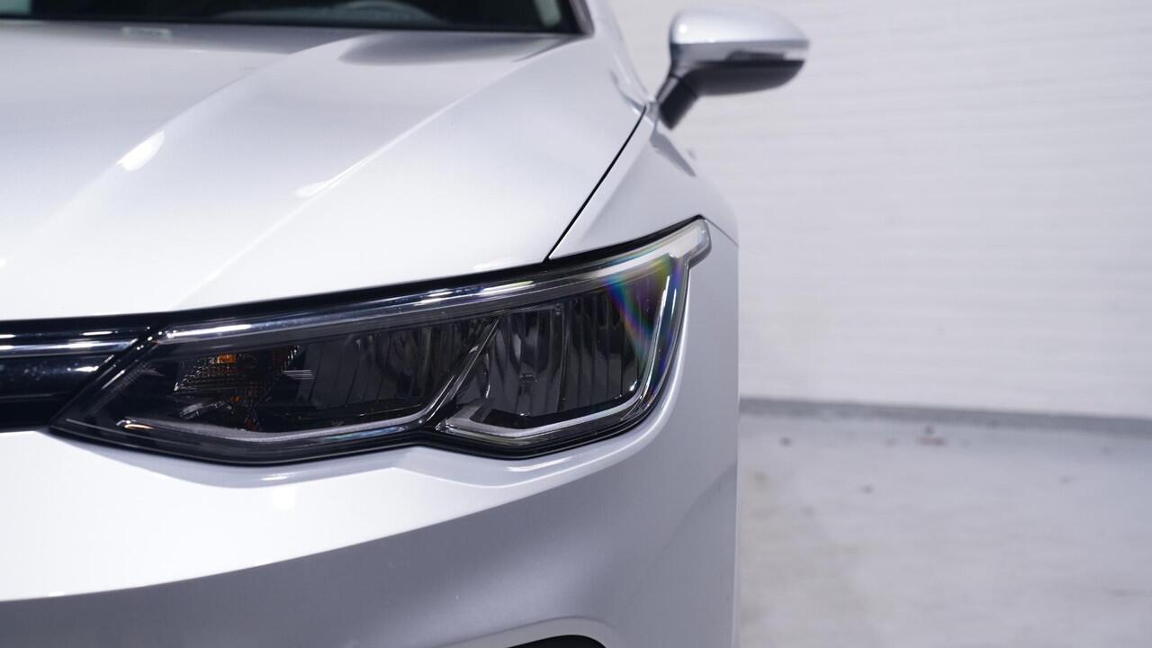 Volkswagen GOLF Variant 1.0 eTSI Life NAP 1e Eig. Apple Carplay PDC v+a Navigatie