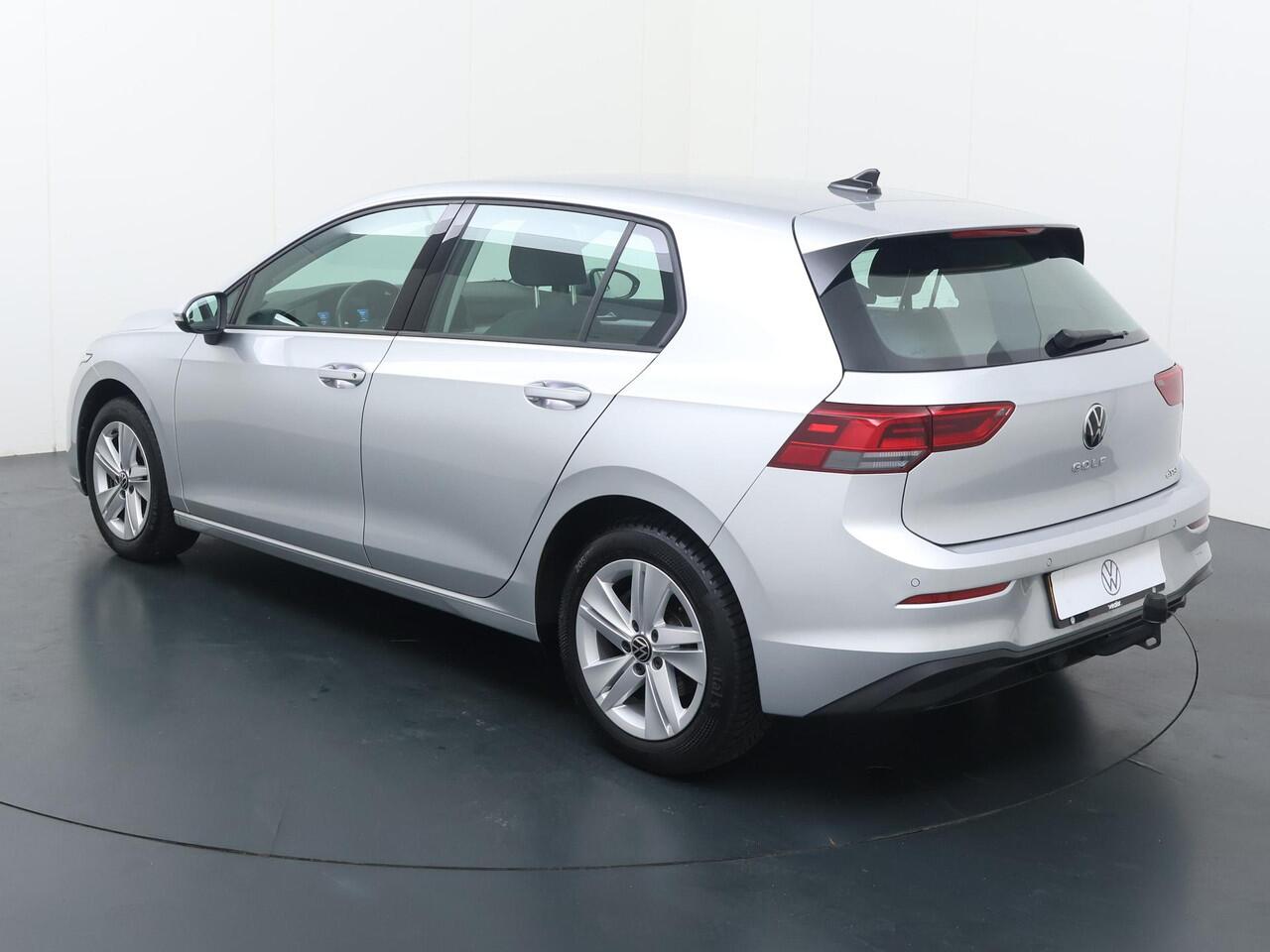 Volkswagen GOLF 1.0 eTSI Life Business | 110 PK | Automaat | Trekhaak | LED verlichting | Apple Carplay/Android Auto |