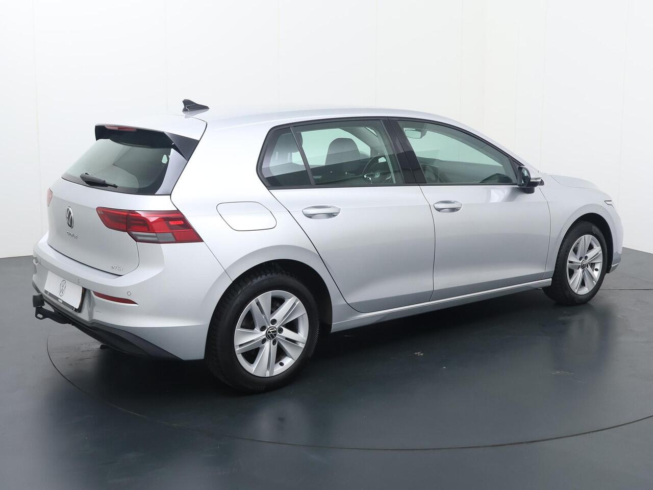 Volkswagen GOLF 1.0 eTSI Life Business | 110 PK | Automaat | Trekhaak | LED verlichting | Apple Carplay/Android Auto |