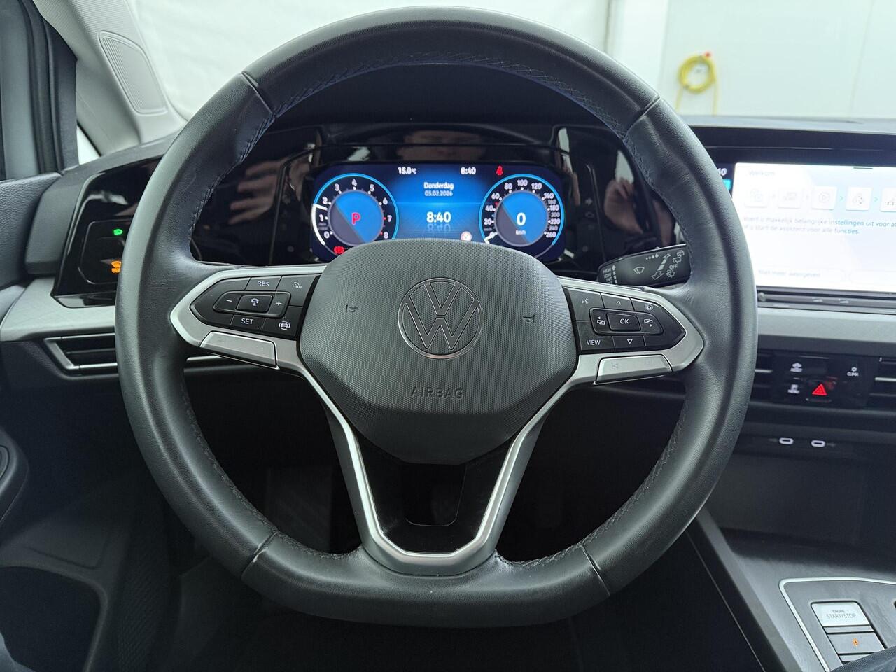 Volkswagen GOLF 1.0 eTSI Life Business | 110 PK | Automaat | Trekhaak | LED verlichting | Apple Carplay/Android Auto |