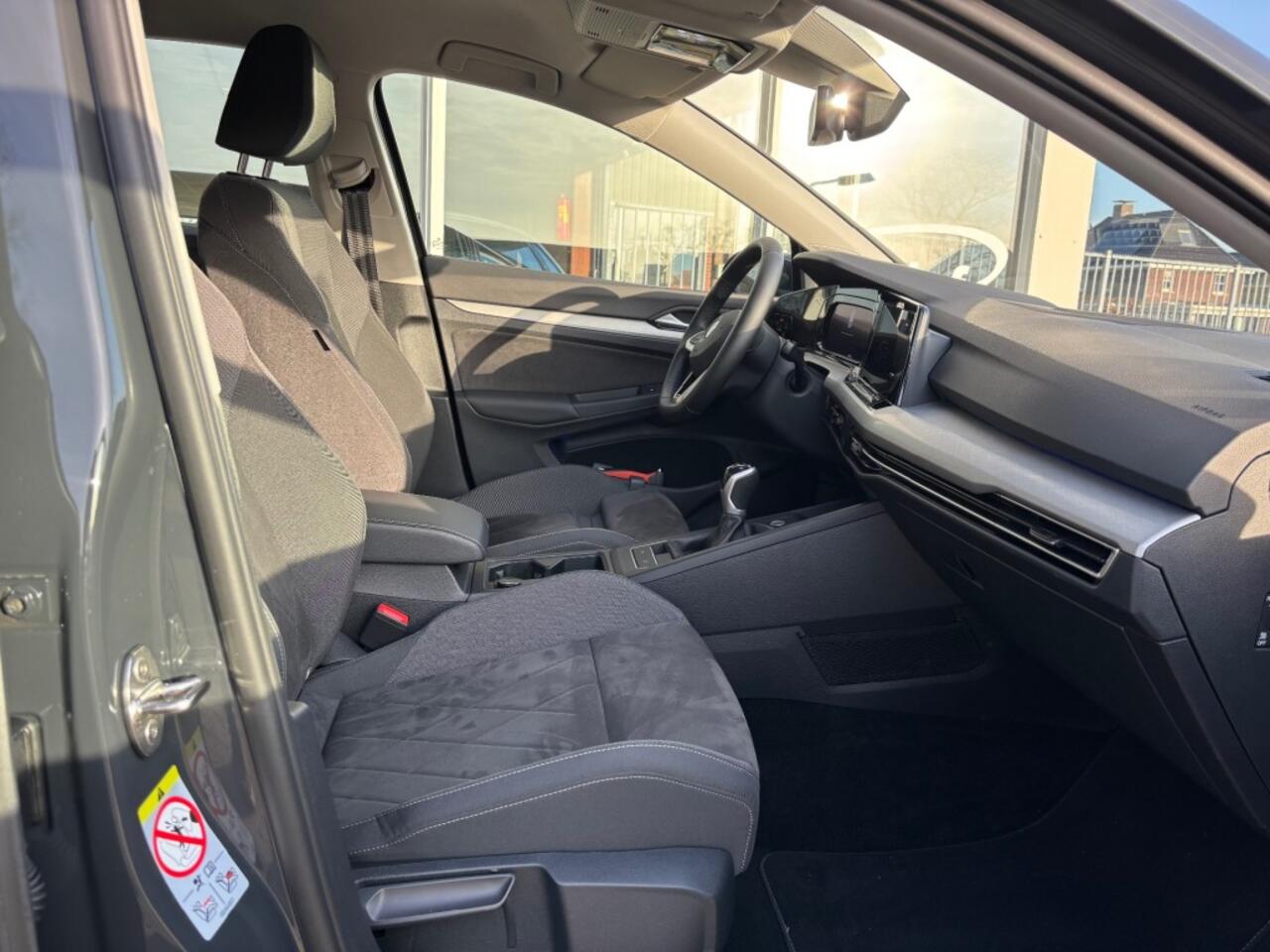 Volkswagen GOLF 1.5 TSI Life Business