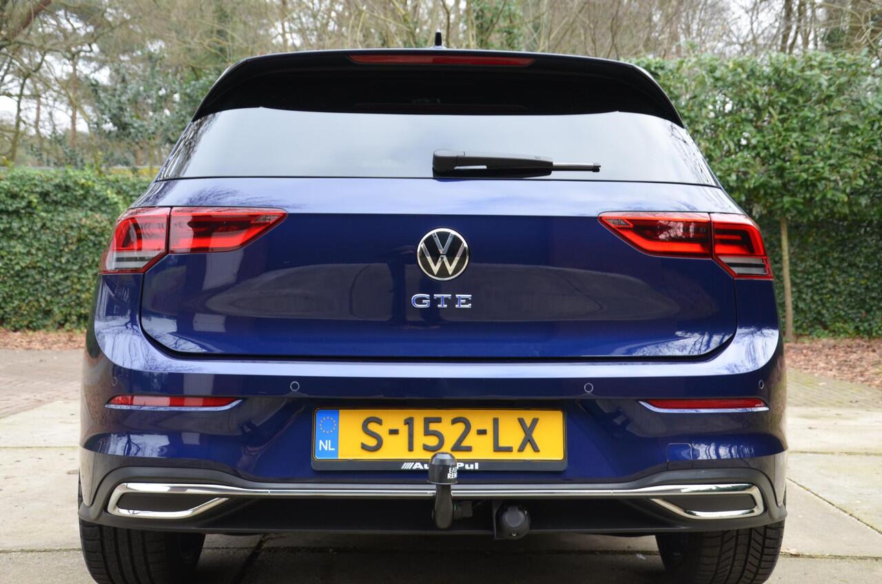 Volkswagen GOLF 1.4 eHybrid GTE Automaat/Navi/Led/Pdc/Ecc/Stoel & stuurverwarming/Virtual Cockpit/Achteruitrijcamera/Cr-Control adaptief/Panoramadak/Trekhaak-Afnb/19-Inch Lmv