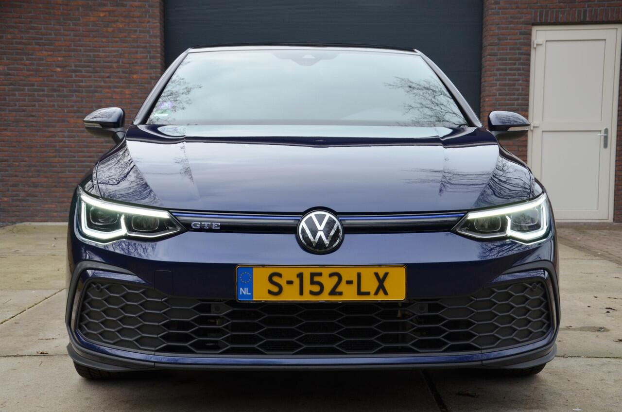 Volkswagen GOLF 1.4 eHybrid GTE Automaat/Navi/Led/Pdc/Ecc/Stoel & stuurverwarming/Virtual Cockpit/Achteruitrijcamera/Cr-Control adaptief/Panoramadak/Trekhaak-Afnb/19-Inch Lmv