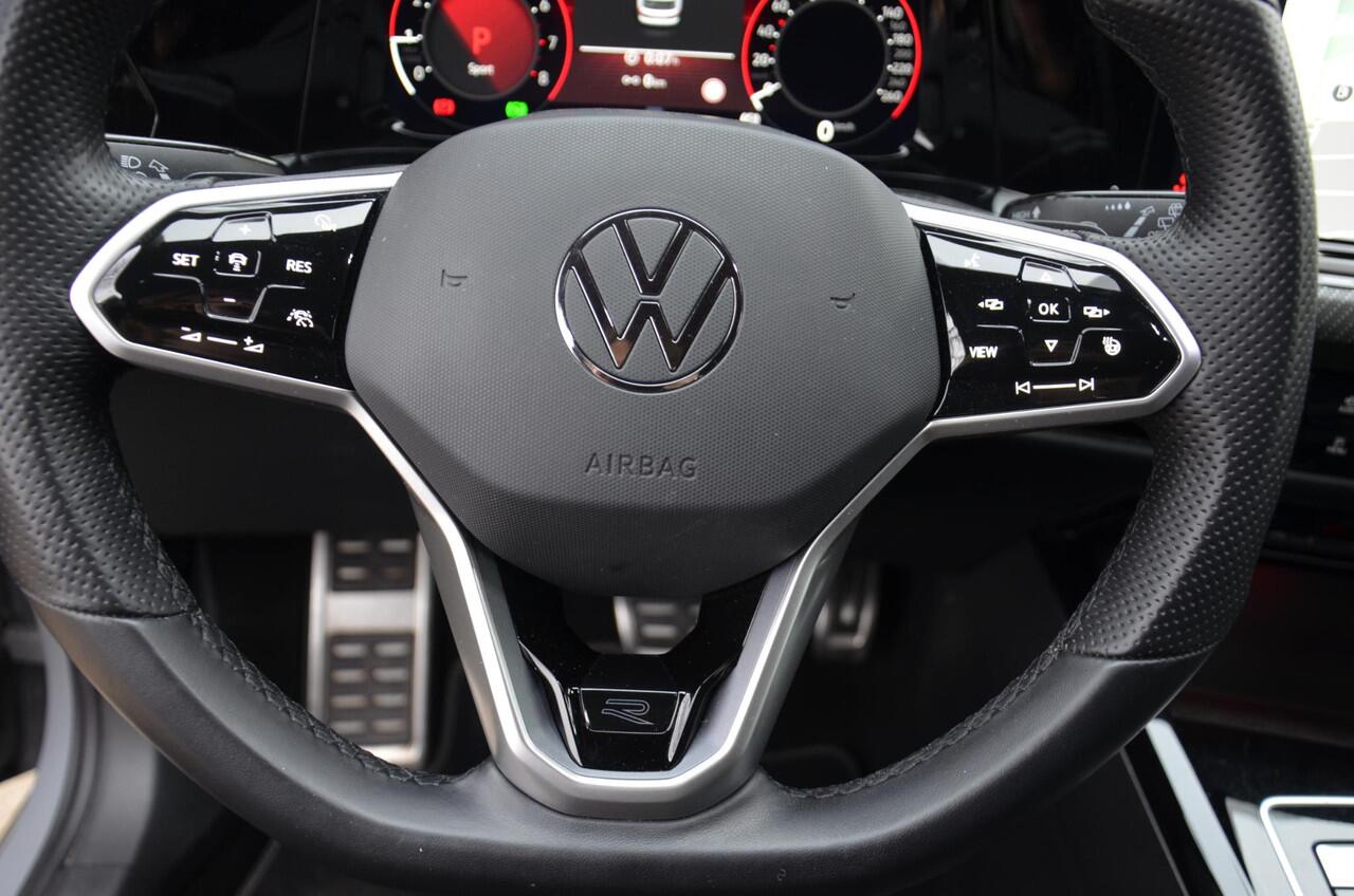 Volkswagen GOLF Variant 1.5 eTSI R-Line Business Automaat/Digitaal-Dashbord/Ecc/Navi/Cr-Controle/Privacy-Glass/Pdc/Stoelverwarming/18-Inch/Achteruitrijcamera/Apple Carplay/Android Auto/Led