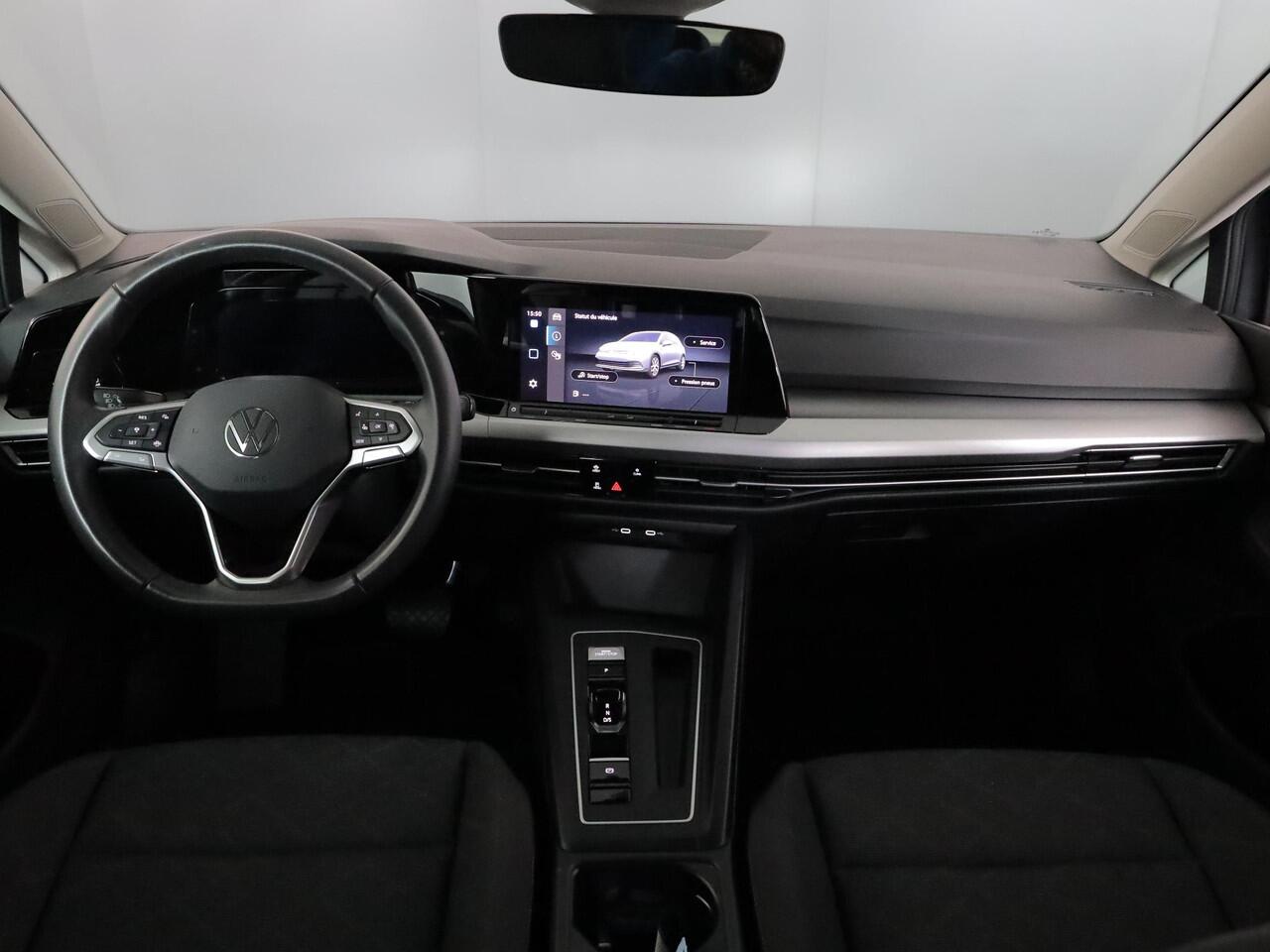 Volkswagen GOLF 1.0 eTSI Life 110 pk Automaat (DSG) | Verlengde garantie | Navigatie | Panoramadak | Parkeersensoren | Achteruitrijcamera | Autom. airco (3 zones) |