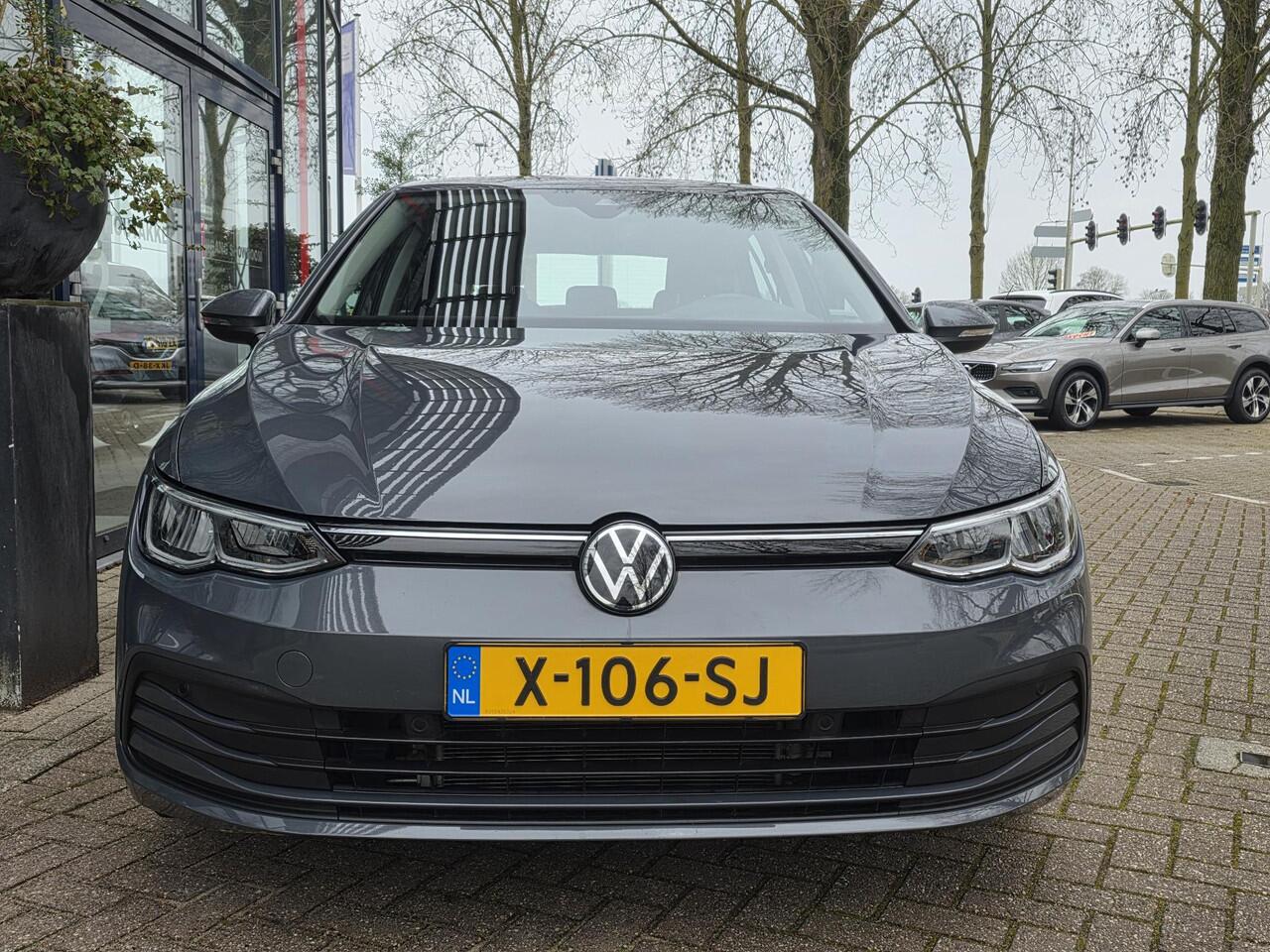 Volkswagen GOLF 1.0 eTSI Life Business | Navigatie | PDC | ECC | Stoel/Stuur Verwarming | Android Auto/Apple CarPlay | LM velgen