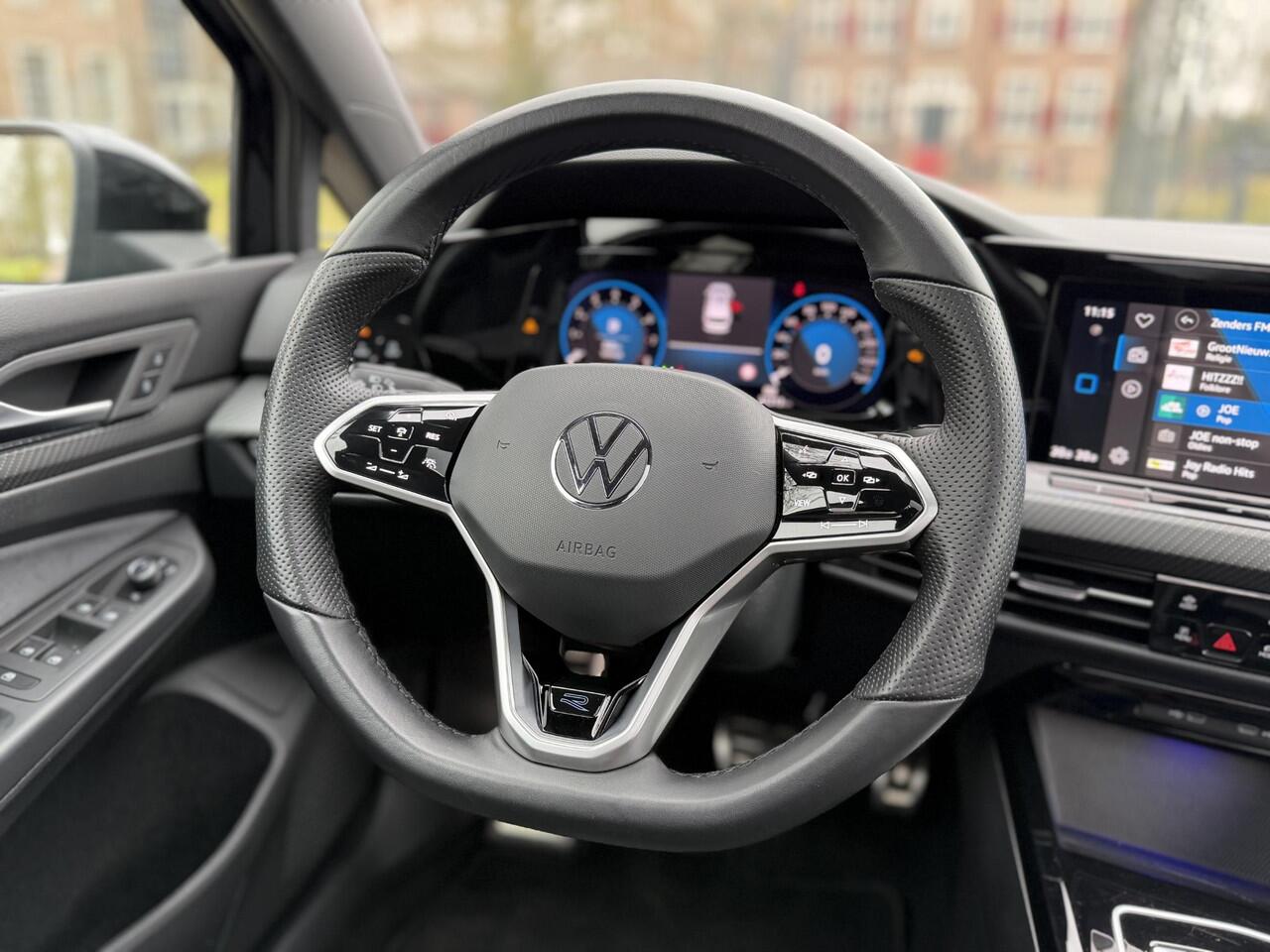 Volkswagen GOLF Variant 1.5 eTSI R-Line | Pano | IQ-Light | Camera | Adaptive | CarPlay |