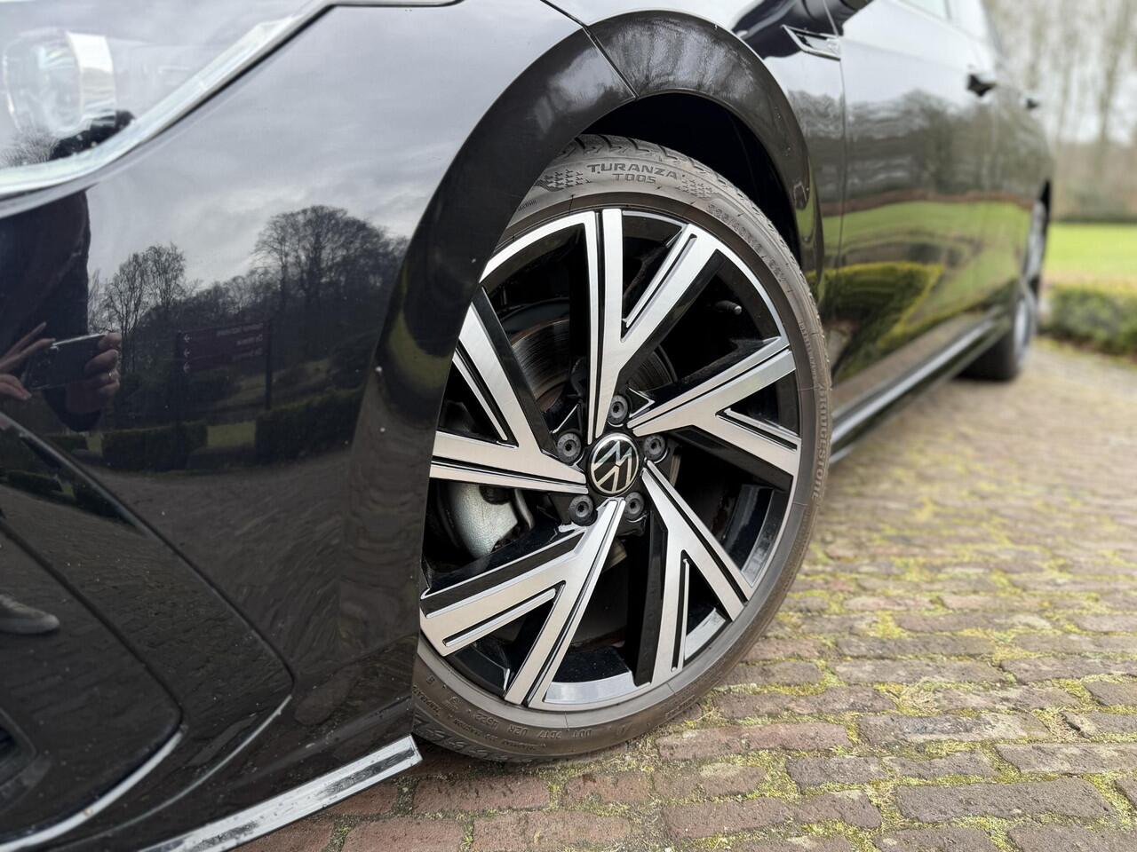 Volkswagen GOLF Variant 1.5 eTSI R-Line | Pano | IQ-Light | Camera | Adaptive | CarPlay |