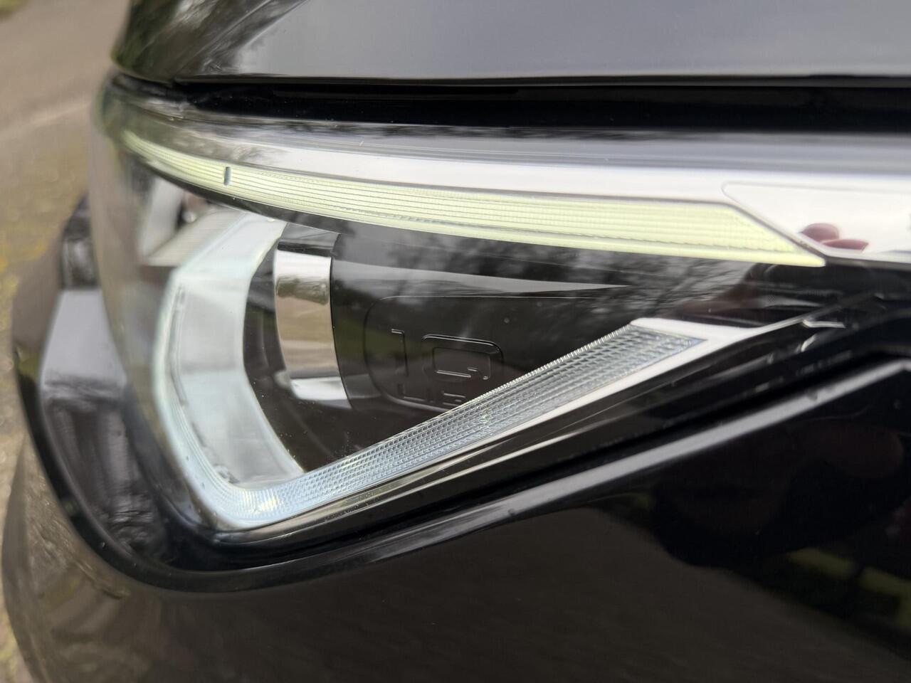 Volkswagen GOLF Variant 1.5 eTSI R-Line | Pano | IQ-Light | Camera | Adaptive | CarPlay |