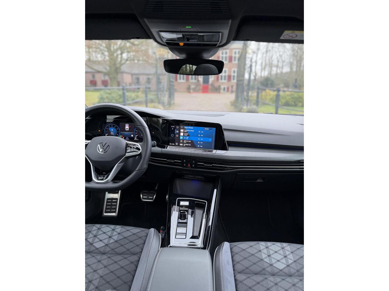 Volkswagen GOLF Variant 1.5 eTSI R-Line | Pano | IQ-Light | Camera | Adaptive | CarPlay |