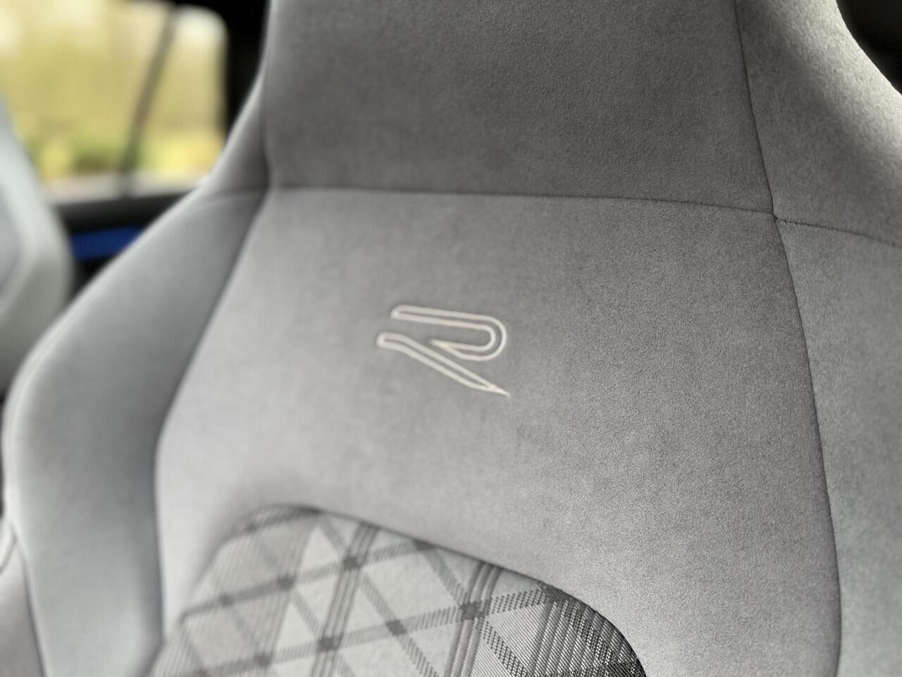 Volkswagen GOLF Variant 1.5 eTSI R-Line | Pano | IQ-Light | Camera | Adaptive | CarPlay |