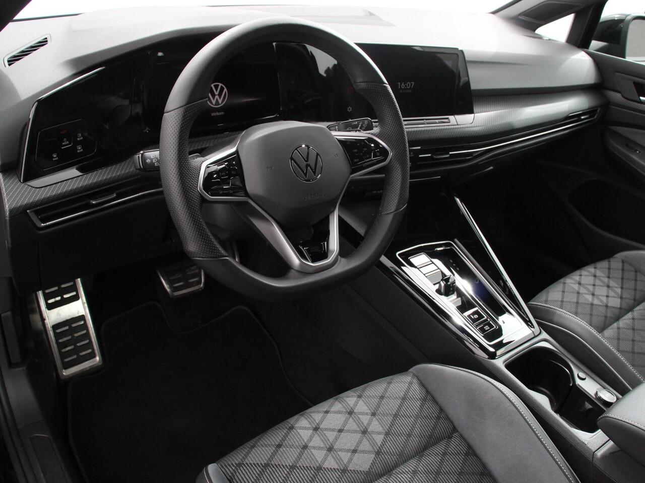 Volkswagen GOLF 1.5 eTSI R-Line | Climate Control | Apple carplay/ Andriod Auto | Achteruitrij camera | Parkeersensoren | Sfeerverlichting | Lichtmetalen velgen | Led lampen
