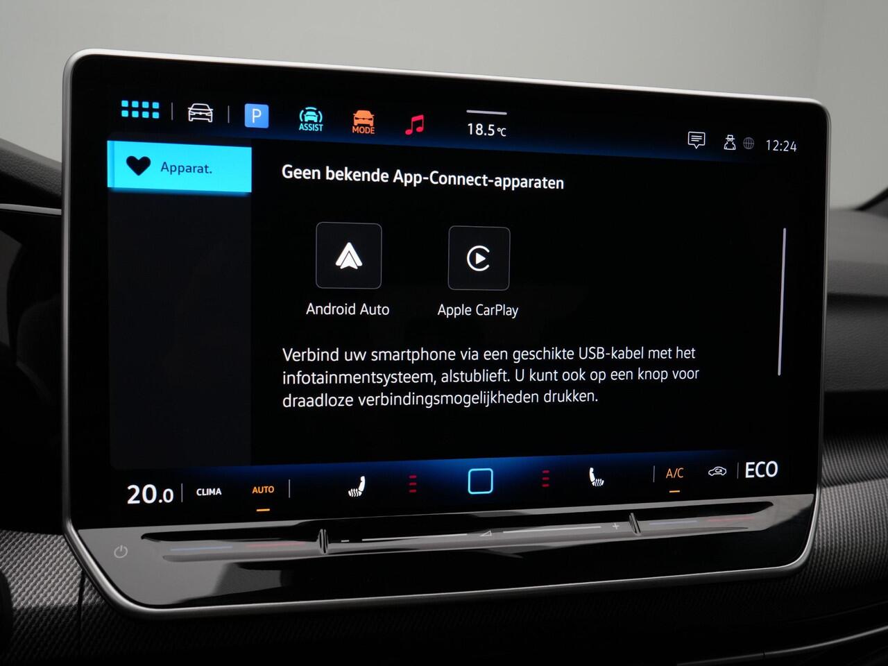 Volkswagen GOLF GTE 1.5 eHybrid 272 pk DSG | Adaptief onderstel | IQ Light | Rondomzicht camera | Head-up display | Stuur-/stoelverwarming