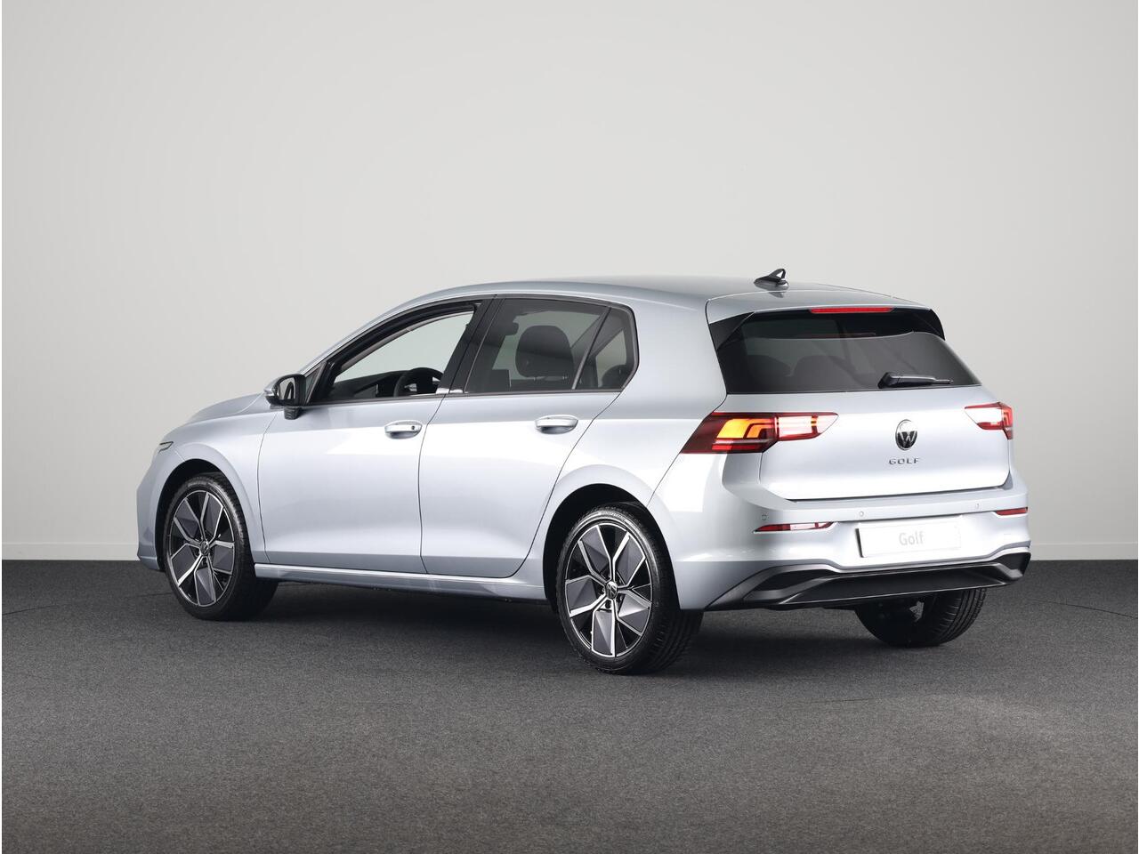 Volkswagen GOLF Oranje Edition 1.5 TSI 85 kW / 116 pk Hatchback 6 versn. Hand | Apple Carplay & Android Auto| Camera | Stoel & Stuurverwarming | Led |