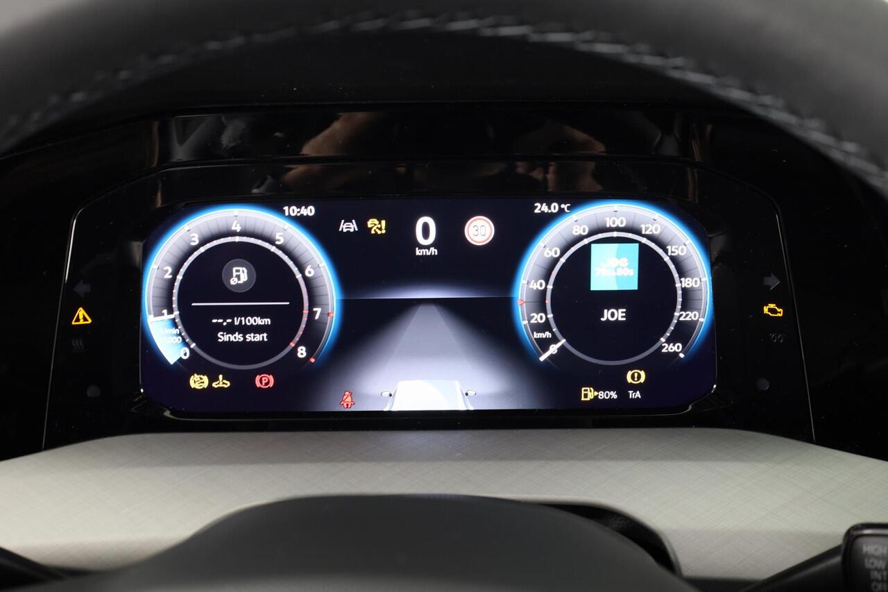 Volkswagen GOLF Oranje Edition 1.5 TSI 85 kW / 116 pk Hatchback 6 versn. Hand | Apple Carplay & Android Auto| Camera | Stoel & Stuurverwarming | Led |