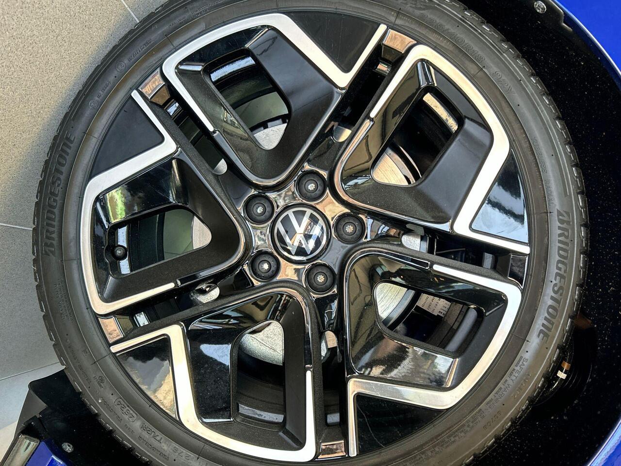 Volkswagen GOLF R-Line Edition 1.5 eTSI 85kw